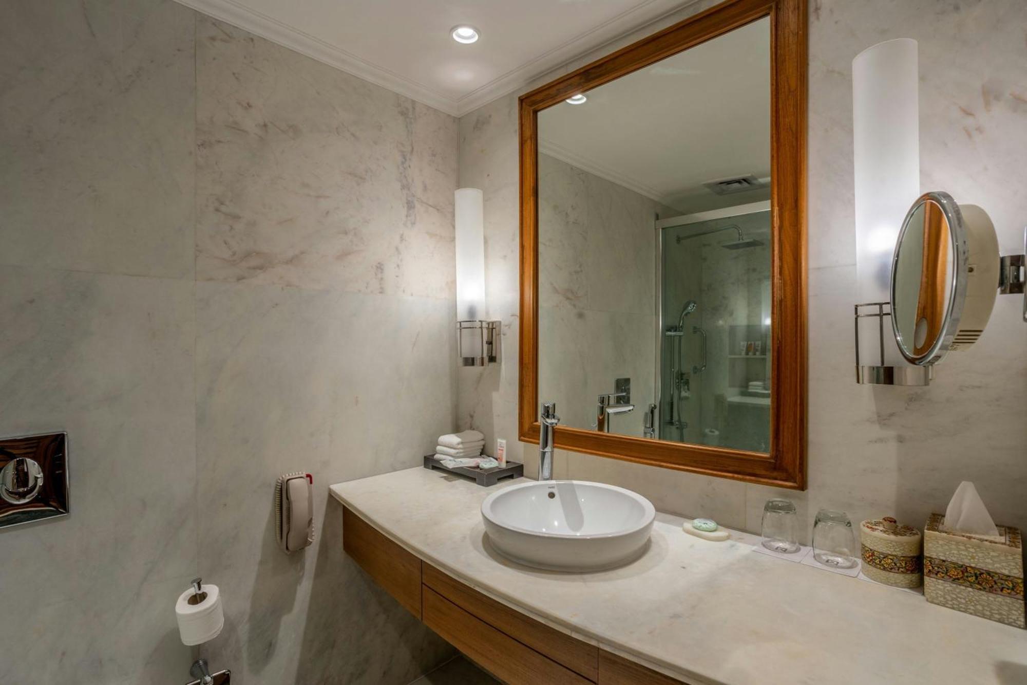 Itc Mughal, A Luxury Collection Resort & Spa, Agra Agra  Exterior foto Bathroom