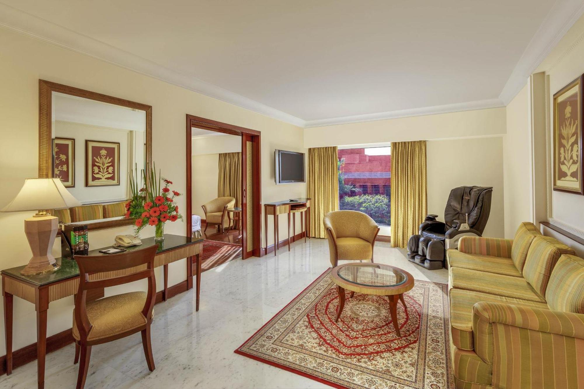 Itc Mughal, A Luxury Collection Resort & Spa, Agra Agra  Exterior foto Suite at the Taj Bengal